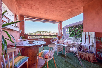 2 Bedroom Middle Floor Apartment in Reserva de Marbella - Image 2
