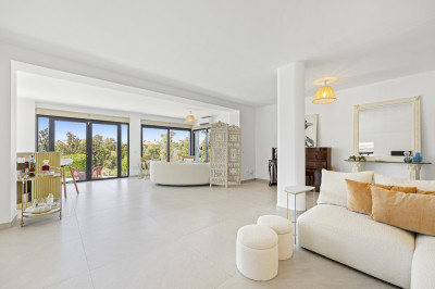4 Bedroom Detached Villa in Guadalmina Alta - Image 2