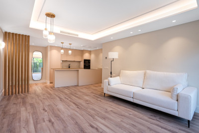 2 Bedroom Middle Floor Apartment in San Pedro de Alcántara - Image 2