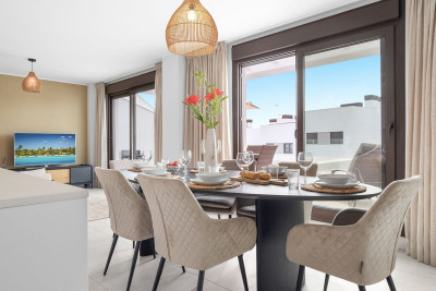 3 Bedroom Penthouse in Estepona - Image 2