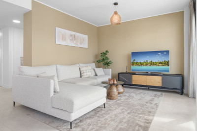 3 Bedroom Penthouse in Estepona - Image 4