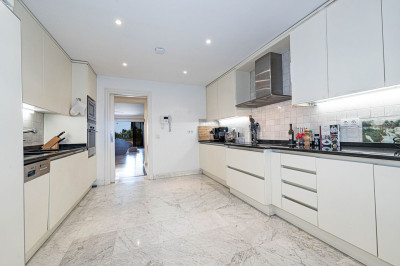 3 Bedroom Ground Floor Apartment in The Golden Mile - Image 5