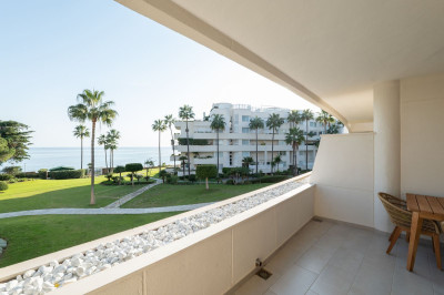 2 Bedroom Middle Floor Apartment in Estepona - Image 3