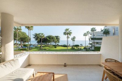 2 Bedroom Middle Floor Apartment in Estepona - Image 4