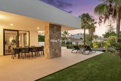 4 Bedroom Detached Villa in Guadalmina Alta - Image 4