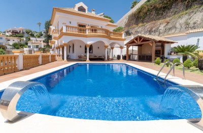 6 Bedroom Detached Villa in Benalmadena Costa - Image 2