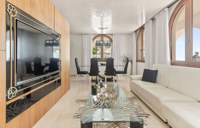 6 Bedroom Detached Villa in Benalmadena Costa - Image 4