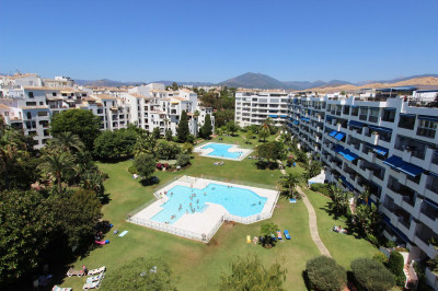 4 Bedroom Penthouse in Puerto Banús - Image 1