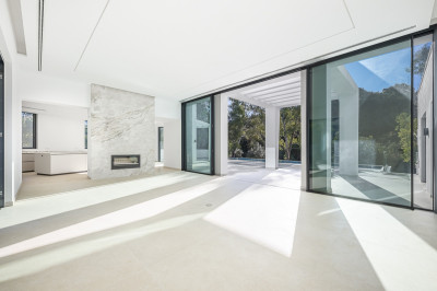 5 Bedroom Detached Villa in Sotogrande Alto - Image 2