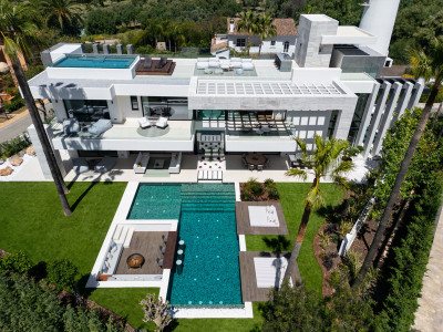 6 Bedroom Detached Villa in Nueva Andalucía