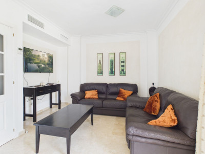 4 Bedroom Townhouse in La Duquesa - Image 4