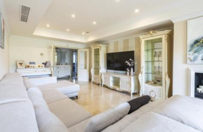 3 Bedroom Middle Floor Apartment in The Golden Mile - Image 5