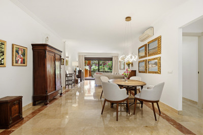 2 Bedroom Ground Floor Apartment in Estepona - Image 4