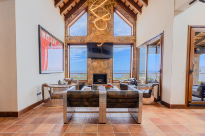 4 Bedroom Detached Villa in La Alcaidesa - Image 2