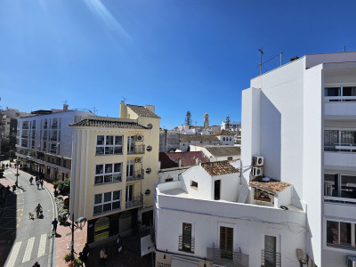 3 Bedroom Top Floor Apartment in Estepona - Image 1