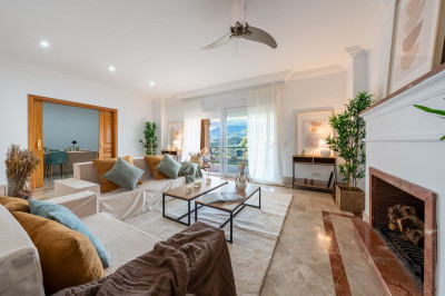 3 Bedroom Semi-Detached House in Santa Clara - Image 3