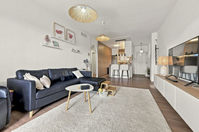2 Bedroom Middle Floor Apartment in Reserva de Marbella - Image 2