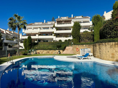 2 Bedroom Middle Floor Apartment in Nueva Andalucía - Image 1