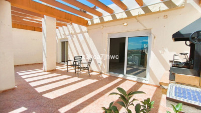 2 Bedroom Top Floor Apartment in Cancelada - Image 4
