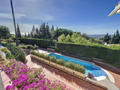 4 Bedroom Detached Villa in Mijas - Image 1