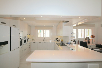 3 Bedroom Detached Villa in Mijas Golf - Image 2