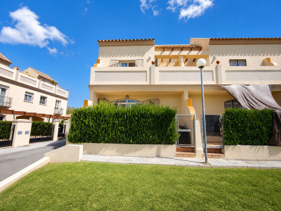 3 Bedroom Semi-Detached House in La Duquesa - Image 1