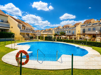 3 Bedroom Semi-Detached House in La Duquesa - Image 2