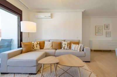 3 Bedroom Middle Floor Apartment in Nueva Andalucía - Image 3