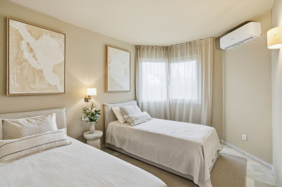 3 Bedroom Middle Floor Apartment in Calahonda - Image 5