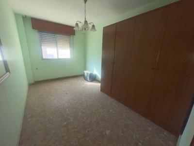 3 Bedroom Middle Floor Apartment in Estepona - Image 4