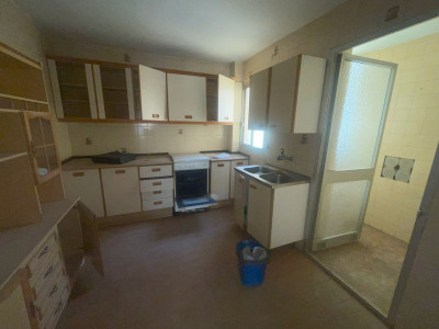 3 Bedroom Middle Floor Apartment in Estepona - Image 5
