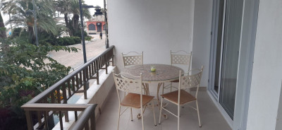 2 Bedroom Middle Floor Apartment in Estepona - Image 2