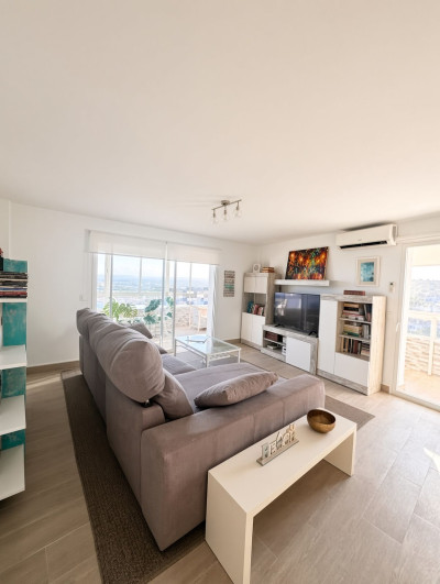 3 Bedroom Middle Floor Apartment in Torreguadiaro - Image 3
