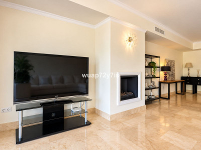 2 Bedroom Ground Floor Apartment in The Golden Mile - Image 5