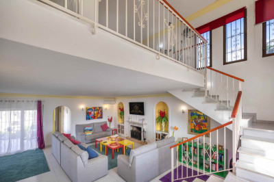 5 Bedroom Detached Villa in Estepona - Image 3