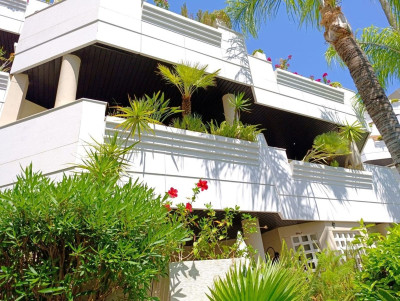 3 Bedroom Middle Floor Apartment in Nueva Andalucía - Image 2