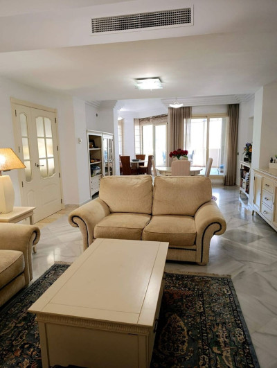 3 Bedroom Middle Floor Apartment in Nueva Andalucía - Image 3