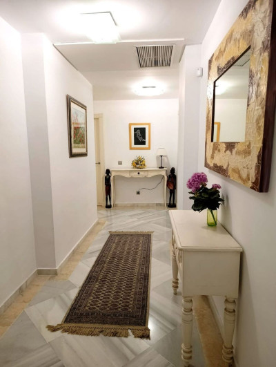 3 Bedroom Middle Floor Apartment in Nueva Andalucía - Image 4
