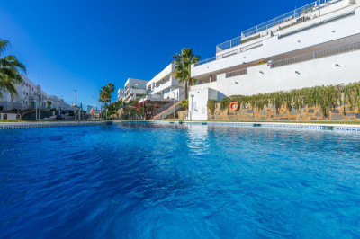 2 Bedroom Middle Floor Apartment in Doña Julia - Image 2