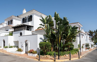 3 Bedroom Townhouse in Costalita - Image 4