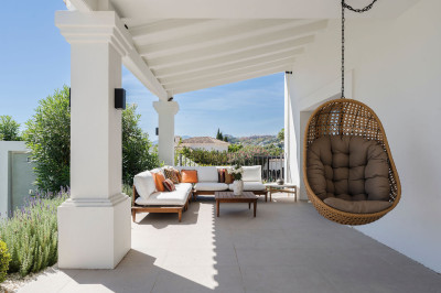 5 Bedroom Detached Villa in Nueva Andalucía - Image 4
