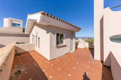 3 Bedroom Townhouse in La Duquesa - Image 3
