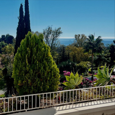 2 Bedroom Ground Floor Apartment in The Golden Mile - Image 1