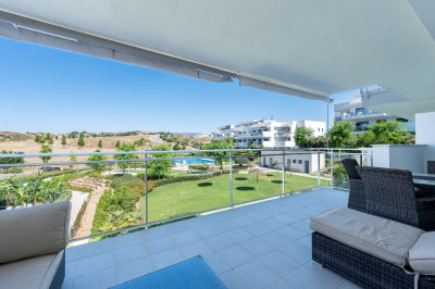 2 Bedroom Middle Floor Apartment in La Cala de Mijas - Image 3