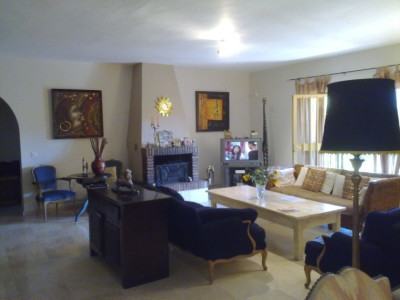 7 Bedroom Detached Villa in Nueva Andalucía - Image 3