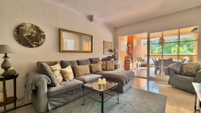 2 Bedroom Middle Floor Apartment in Nueva Andalucía - Image 2