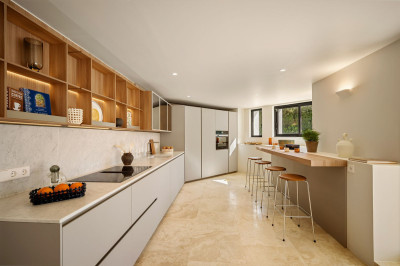4 Bedroom Detached Villa in Nueva Andalucía - Image 3