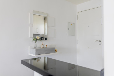 2 Bedroom Middle Floor Apartment in Benalmadena - Image 2