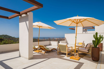 3 Bedroom Penthouse Duplex in Istán - Image 1