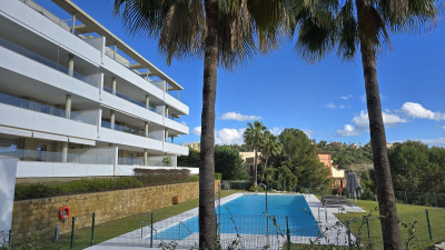 3 Bedroom Ground Floor Apartment in Benahavís - Image 1